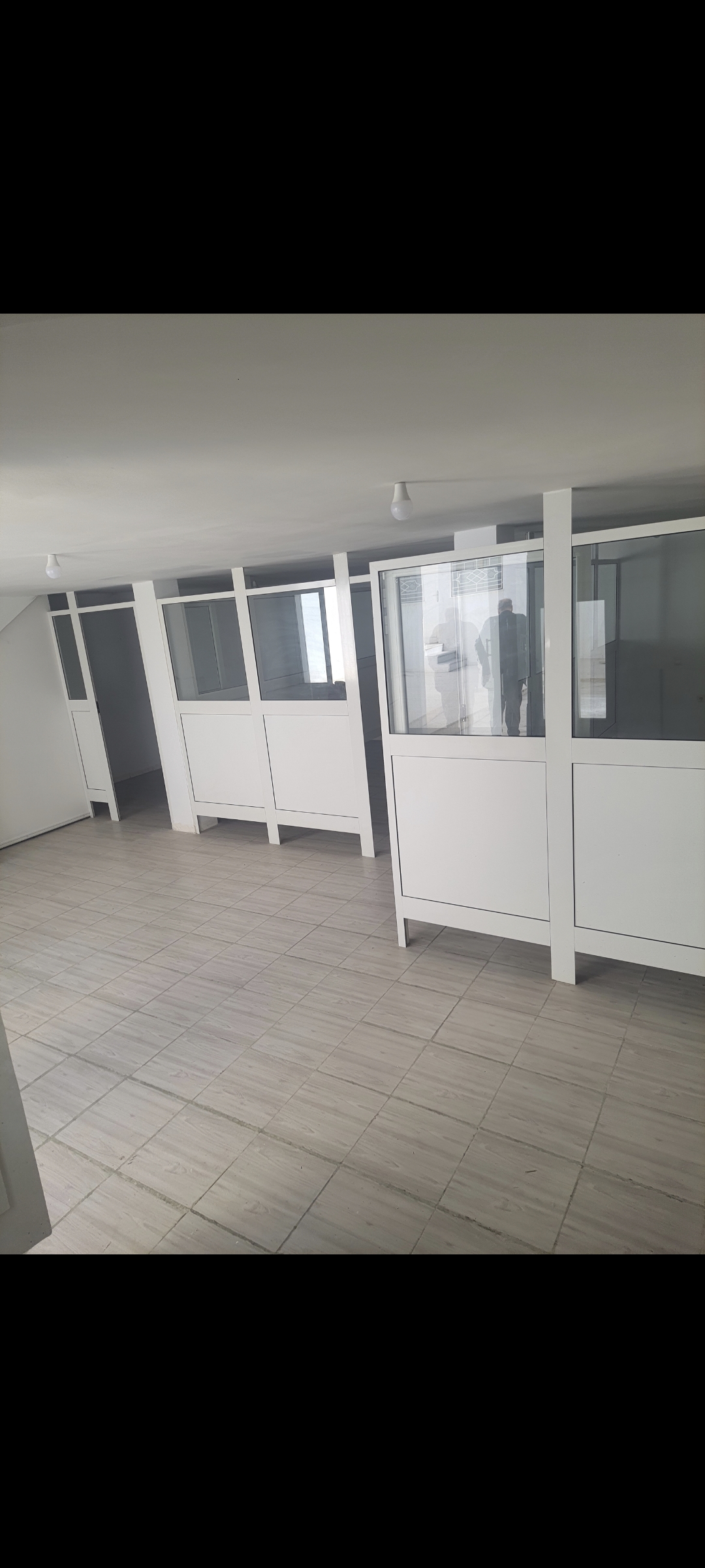 Cite El Khadra Zone urbaine nord Location Surfaces Bureau en trois espaces