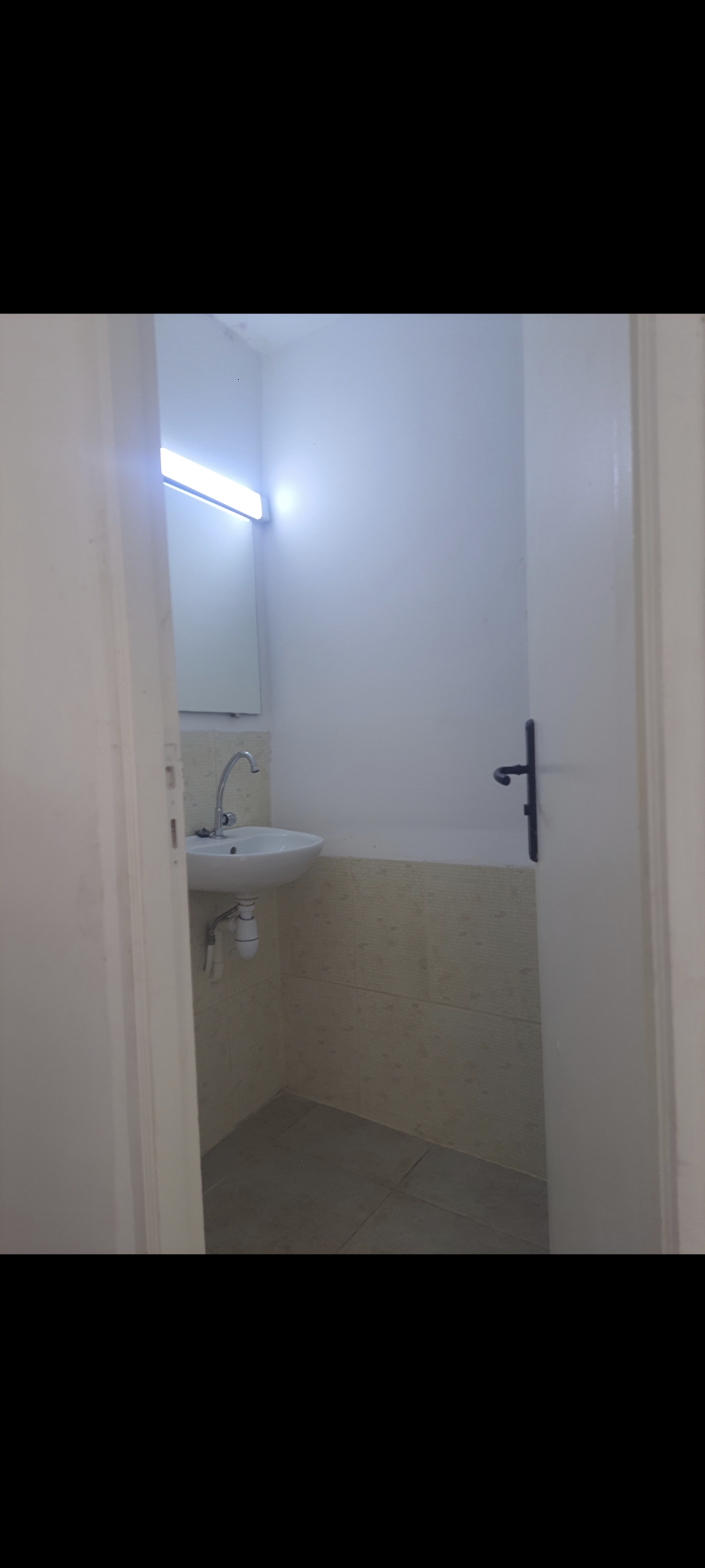 Cite El Khadra Zone urbaine nord Location Surfaces Bureau en trois espaces