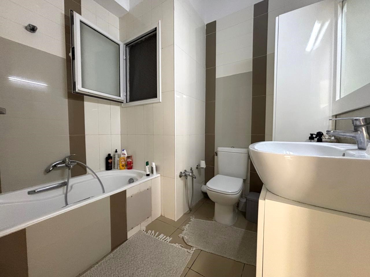 La Marsa El Aouina Vente Appart. 5 pices+ Appt s4  cit les palmeraies