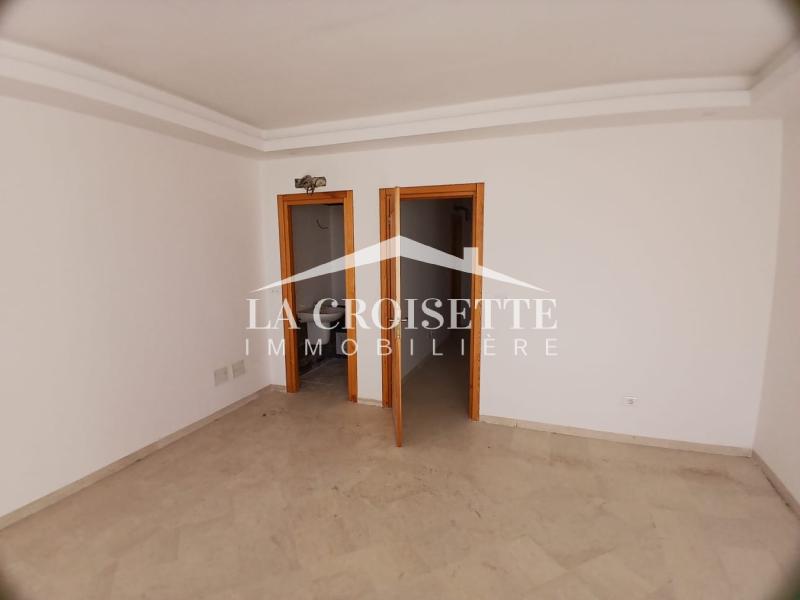 Carthage Salambo Bureaux & Commerces Bureau Un bureau en h1  carthage salambo mbl0491