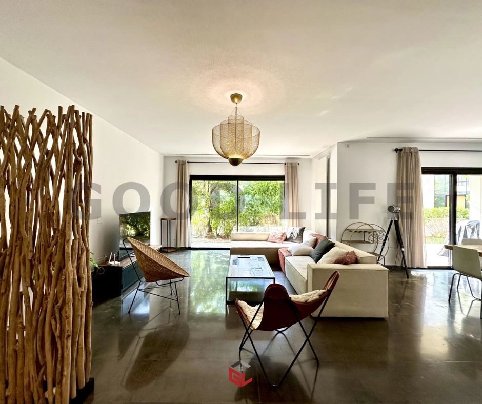 La Marsa Marsa Safsaf Location Appart. 4 pices S4 meubl avec jardin