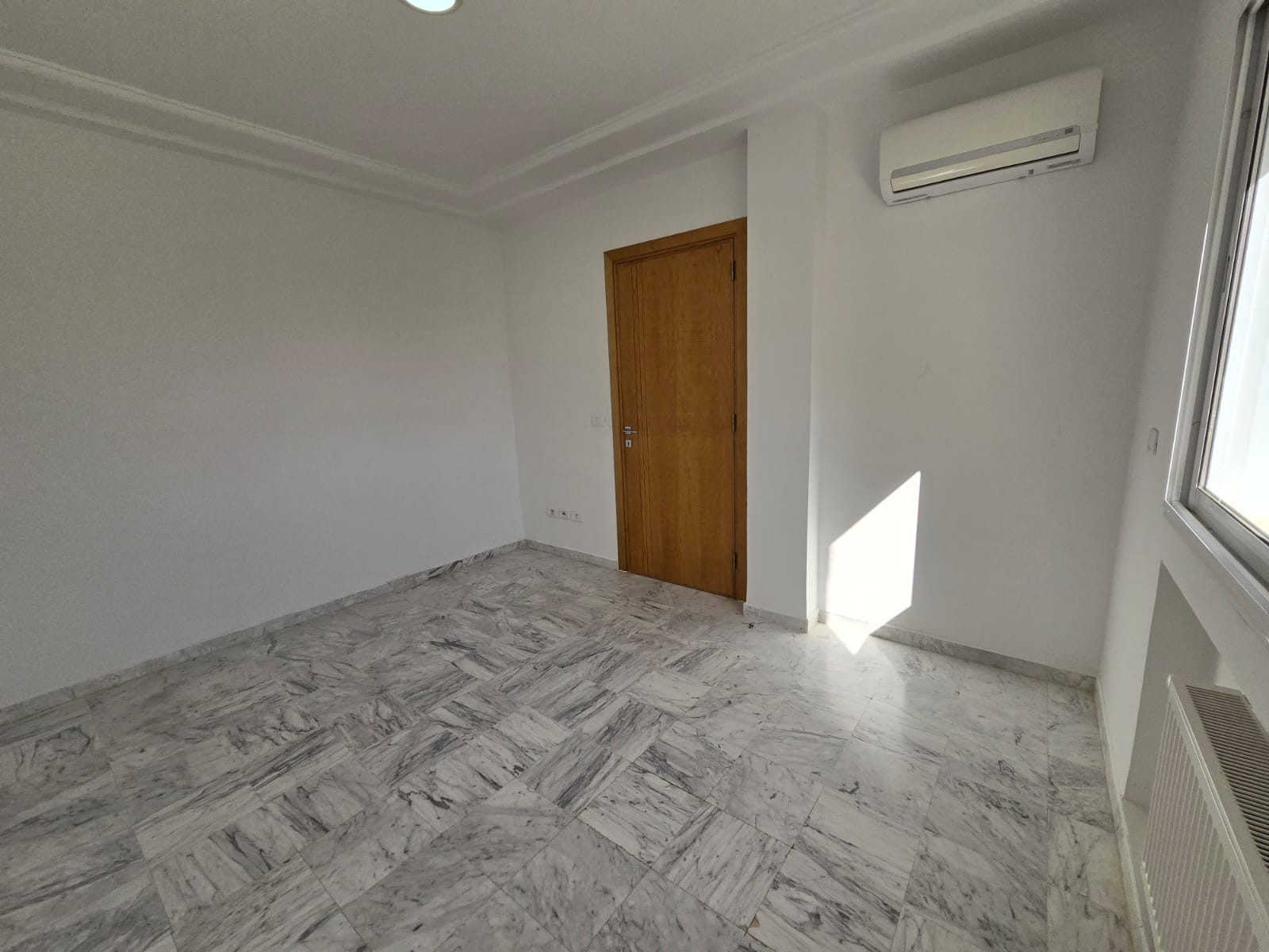 Ain Zaghouan Jardins de Carthage Location Appart. 2 pices S1 luxe aux jardin de carthage