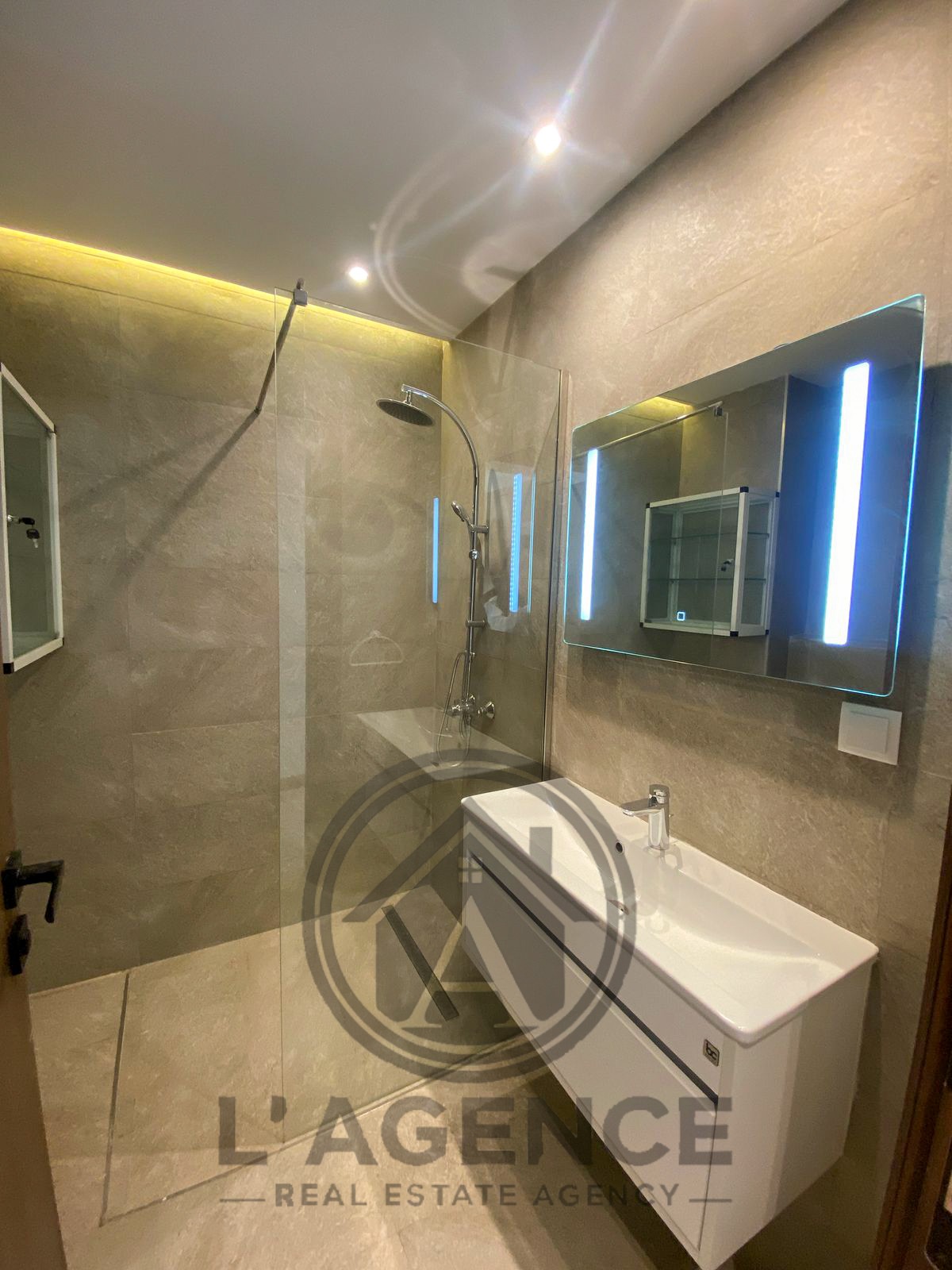 Ain Zaghouan Ain Zaghouan Location Appart. 1 pice Appartement s1 meubl a ain zaghouan nord