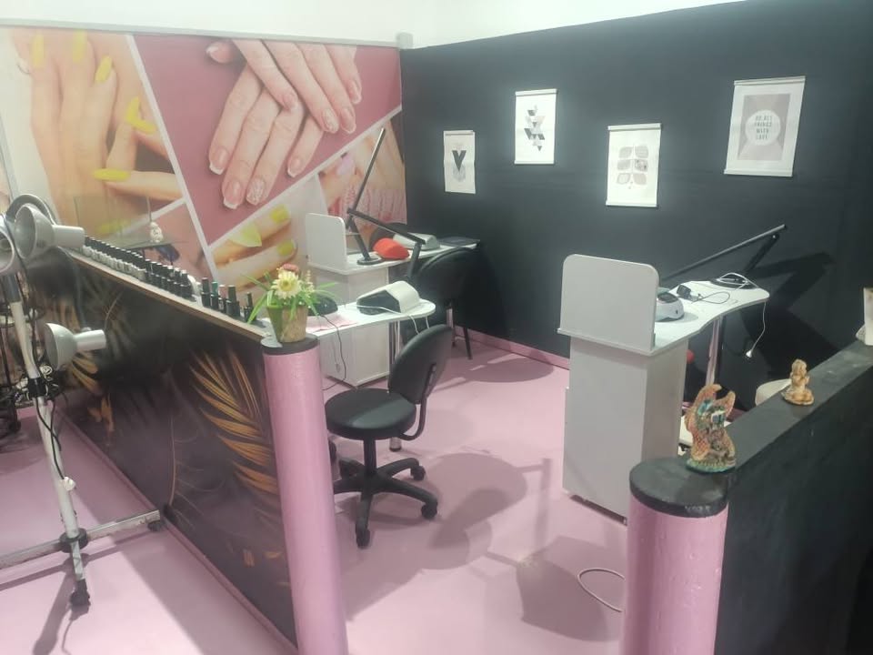 Ariana Ville Ariana Location Autre Grance libre centre de coiffure  ariana