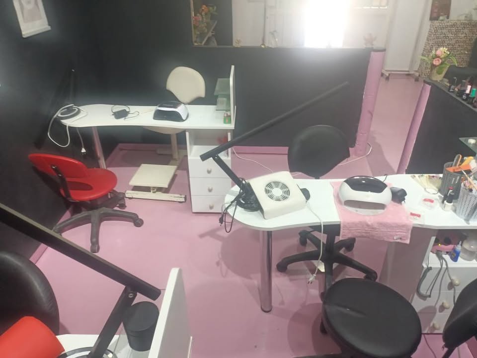 Ariana Ville Ariana Location Autre Grance libre centre de coiffure  ariana