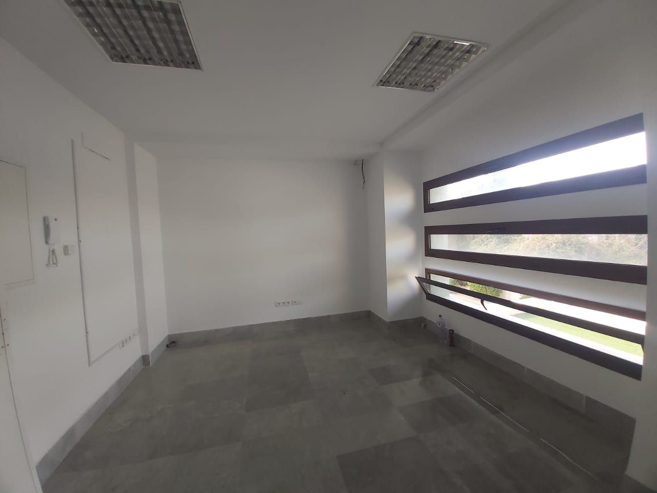Ariana Ville El Menzah 6 Location Appart. 2 pices Bureau 3 espace a manzah 6