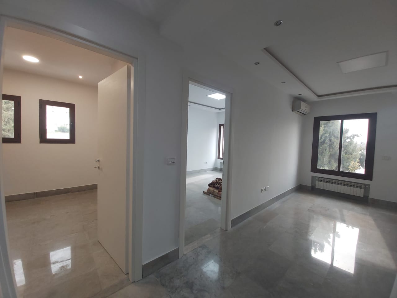 Ariana Ville El Menzah 6 Location Appart. 3 pices Bureau hall plus 3 espace