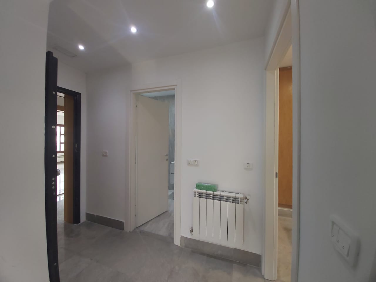 Ariana Ville El Menzah 6 Location Appart. 3 pices Bureau hall plus 3 espace