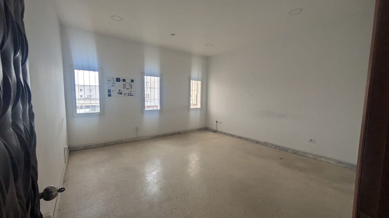 La Soukra Charguia 1 Location Appart. 4 pices Bureau 5 espace