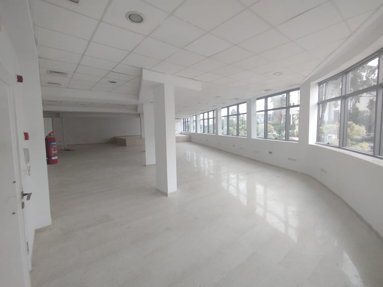 Bab Bhar Montplaisir Bureaux & Commerces Surfaces Un open space a cit jardin