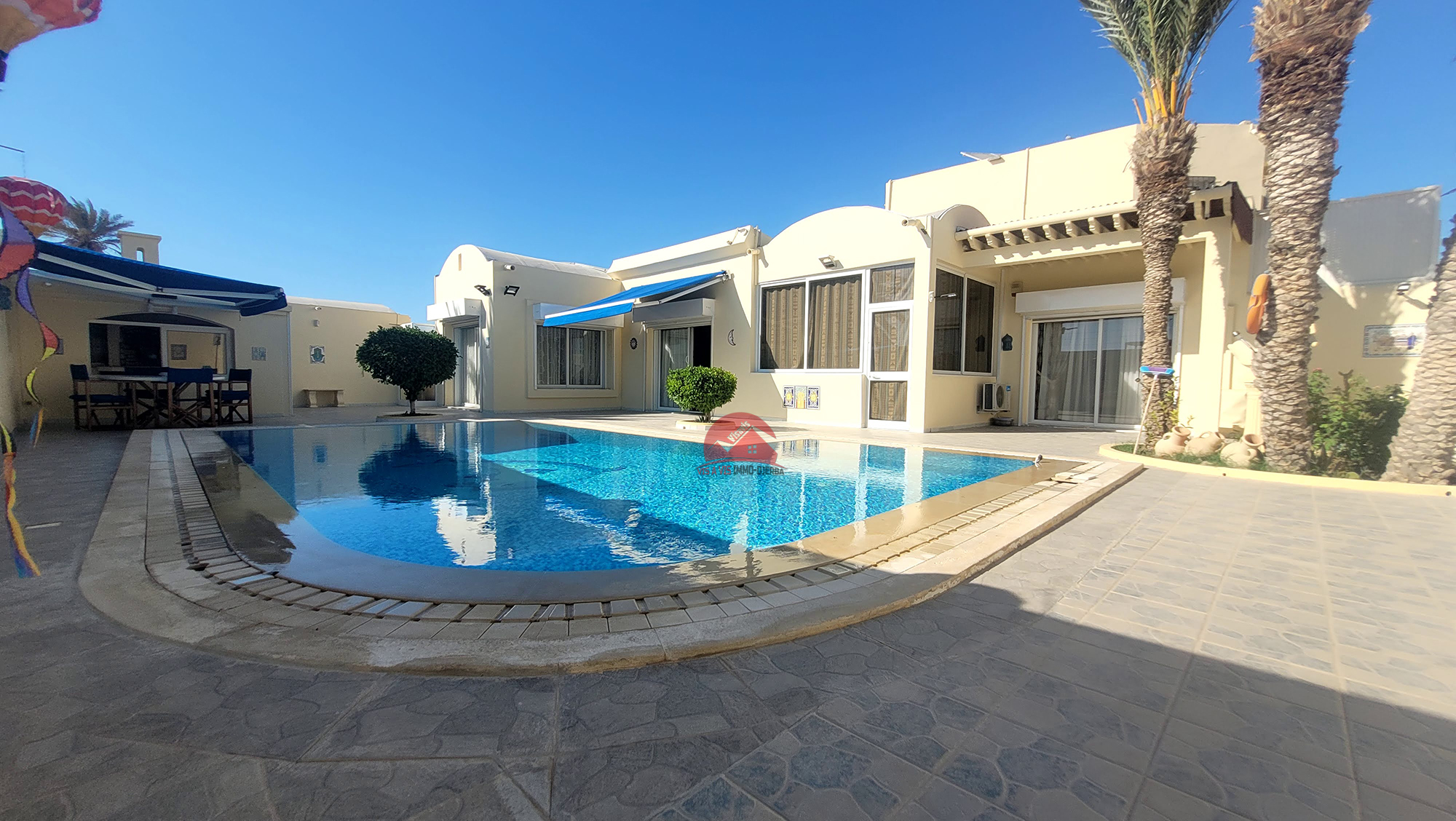 Djerba - Midoun Zone Hoteliere Vente Maisons Grande maison a la zone touristique djerba