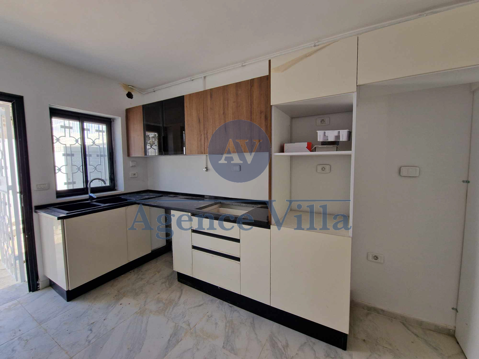 La Marsa Cite Erriadh Location Duplex Une villa s4 avec piscine  la marsa