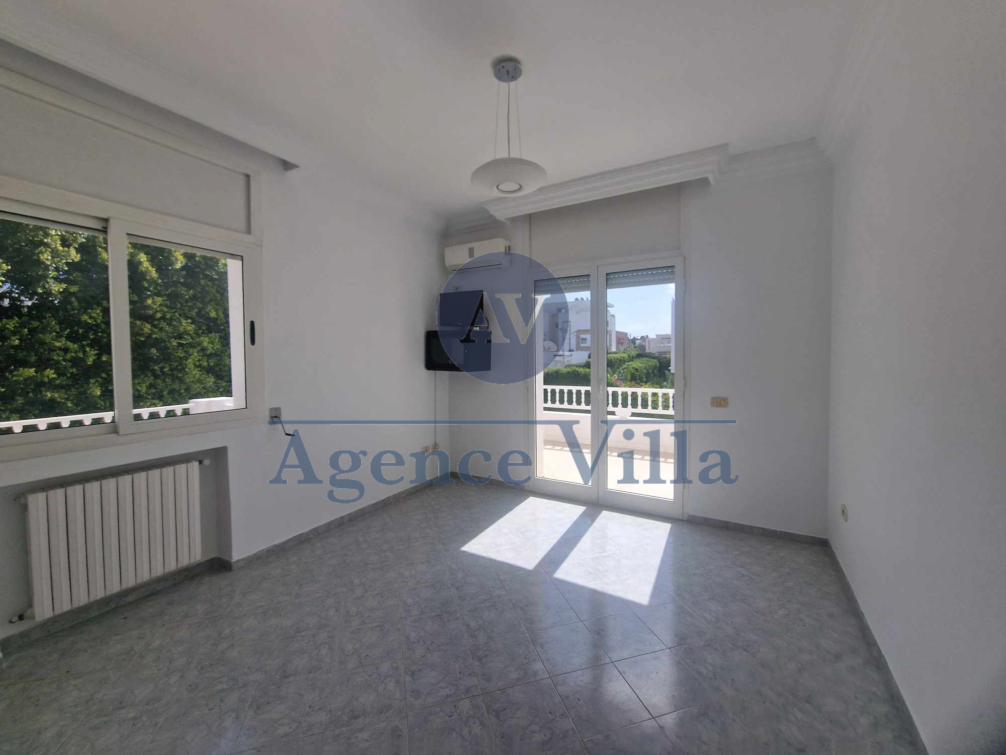 La Marsa Marsa Ennassim Location Maisons Une villa s5 avec piscine et jardin  la marsa