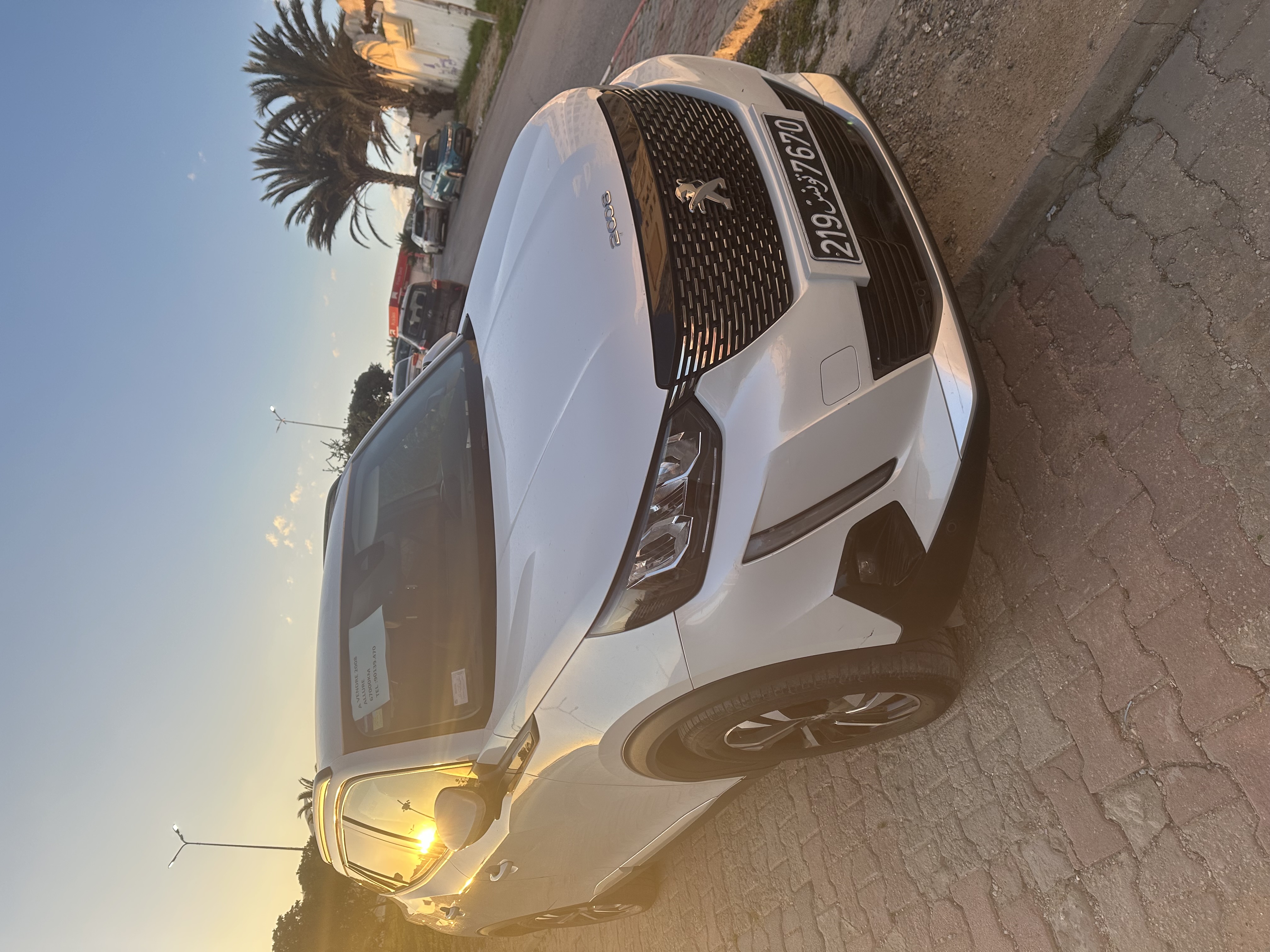 Mnihla Cite Ennasr Peugeot Autre Modle Belle 2008 allure blanc nacr
