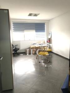 Cite El Khadra Zone urbaine nord Bureaux & Commerces Bureau Bureau en 3 espaces105mcunifcu147