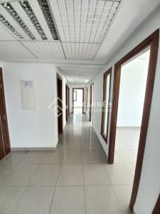 La Marsa Berge Du Lac Location Appart. 1 pice Un bureau h5 de 170m2 au lac 2