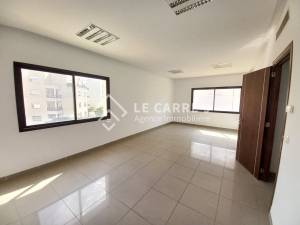 La Marsa Berge Du Lac Location Appart. 1 pice Un bureau h5 de 170m2 au lac 2