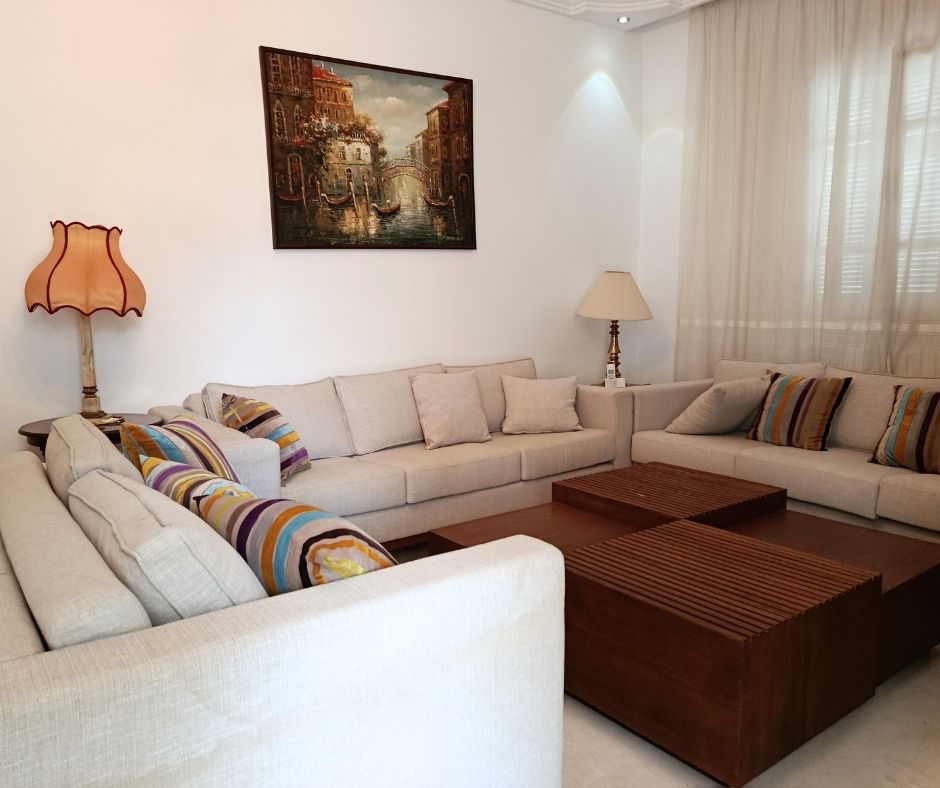 La Marsa Marsa Ennassim Location Appart. 4 pices Une villa meuble avec grand jardin et terrasses