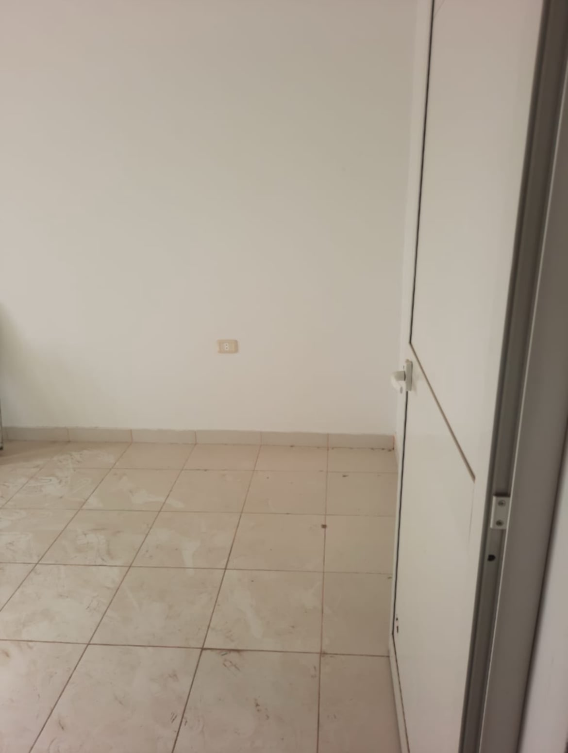 Megrine Megrine Chaker Location Appart. 2 pices Deux appartement s1 est s2 en er et 2em tage