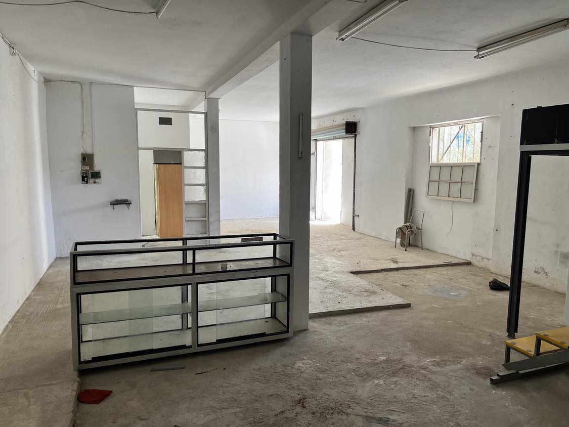 El Kram Le Kram Ouest Location Surfaces Trs beau local de 90 m2 au kram