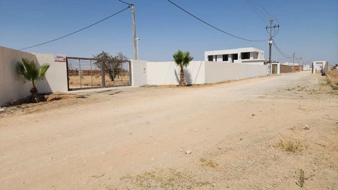 Sfax Est Merkez Chaker Terrain Terrain nu Terrain  menzel chaker compound el jinen