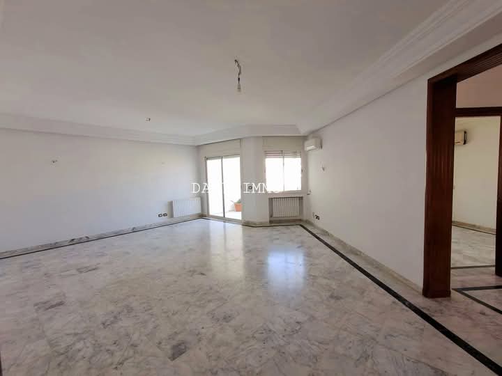 Ariana Ville Cite Ennasr 2 Vente Appart. 5 pices+ Appartement s4  ennasr