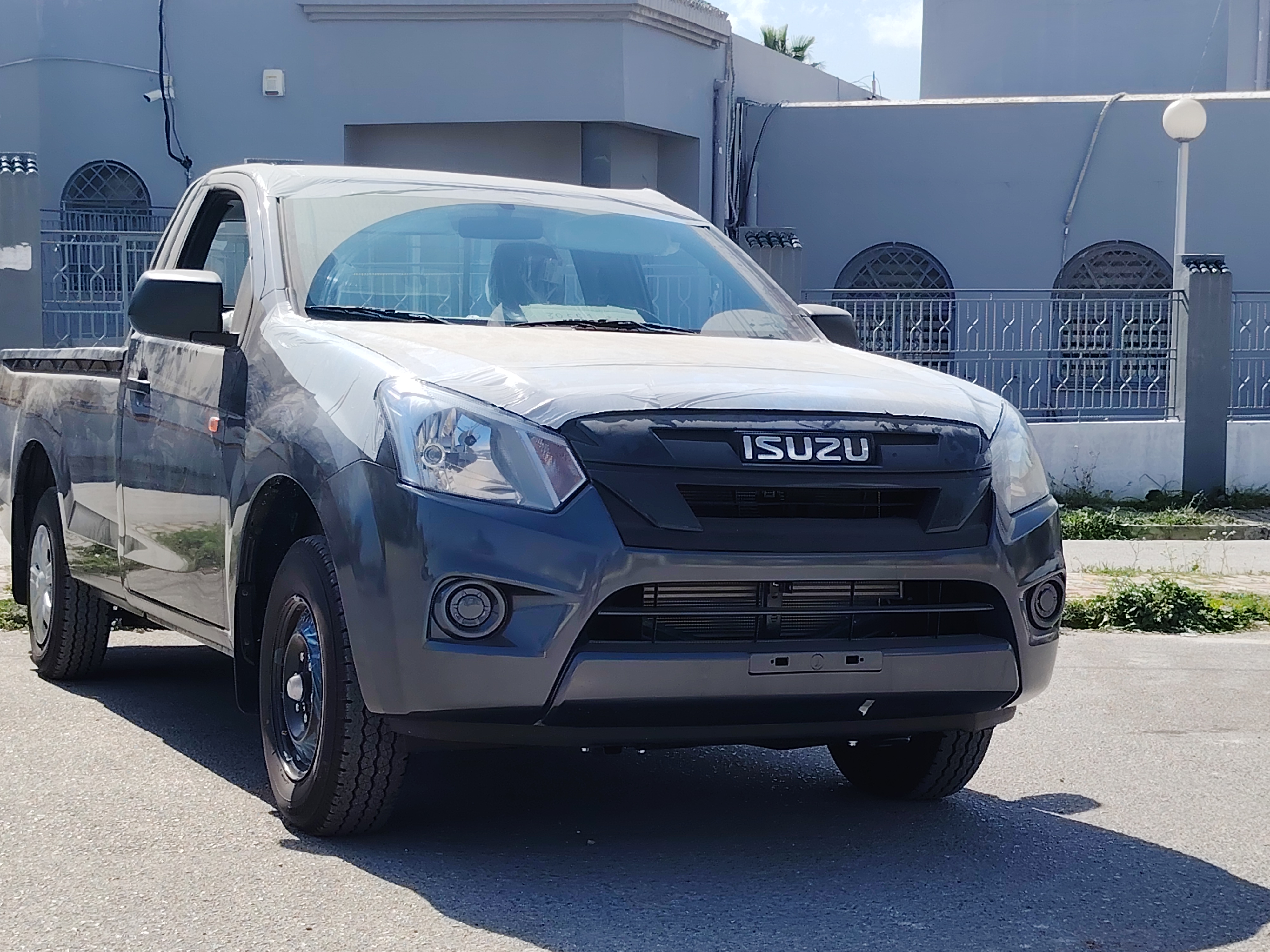 El Omrane Ras Tabia Isuzu D-Max Une jolie dmax saoudienne