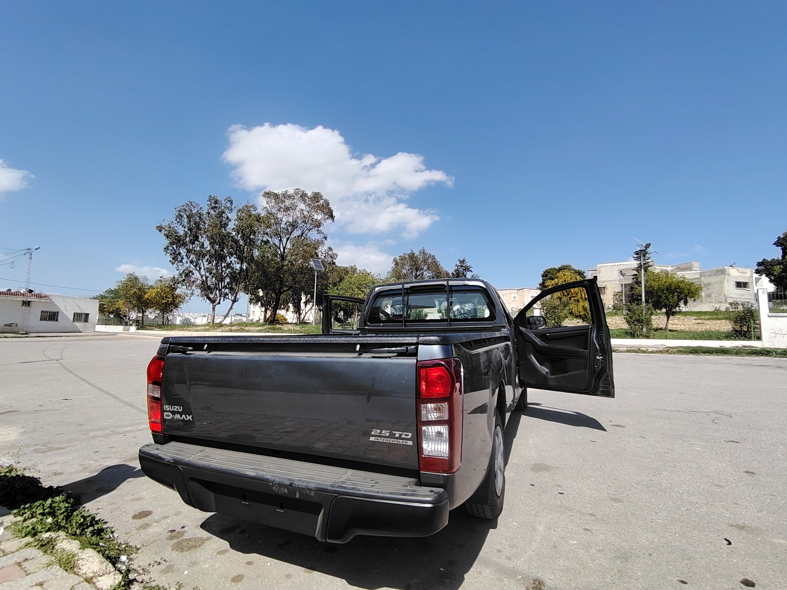El Omrane Ras Tabia Isuzu D-Max Une jolie dmax saoudienne