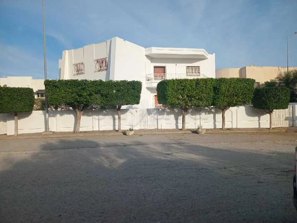 El Menzah El Menzah 4 Location Maisons Villa avec jardin  menzah 4