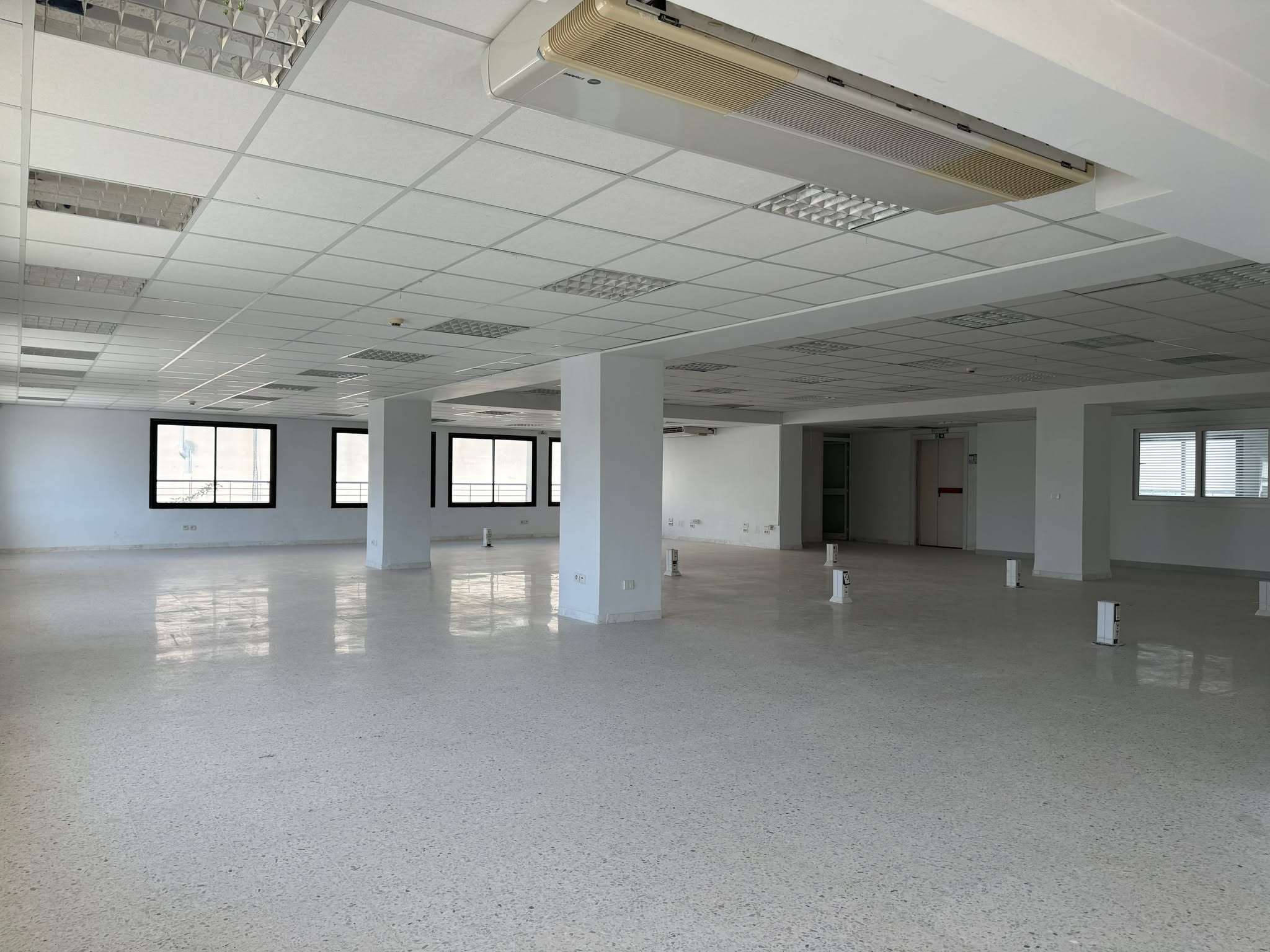 El Kram Le Kram Bureaux & Commerces Bureau Immeuble bureautique 1800m2 bon standing au lac3