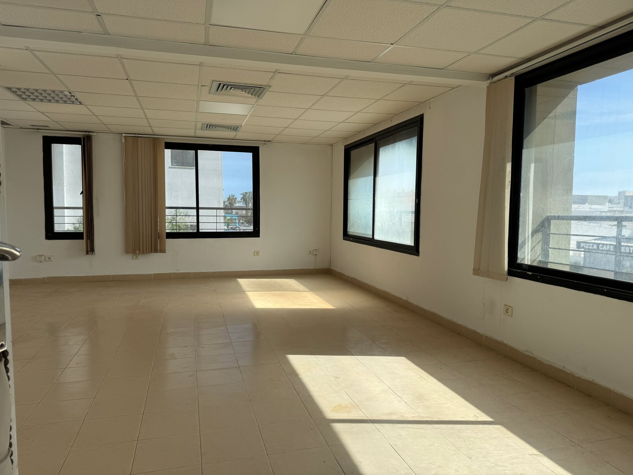 El Kram Le Kram Bureaux & Commerces Bureau Immeuble bureautique 1800m2 bon standing au lac3