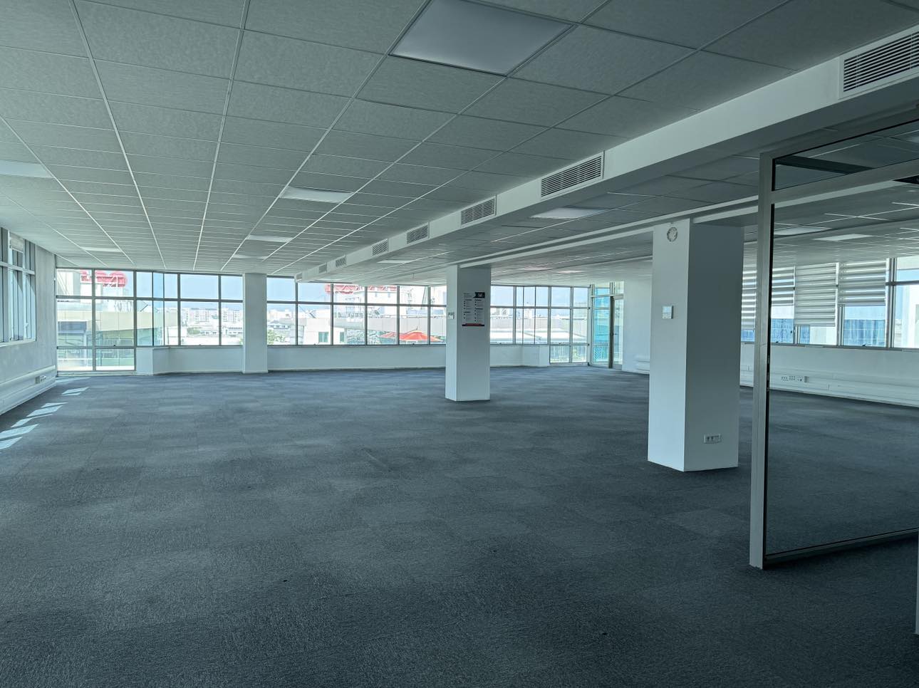 La Marsa Berge Du Lac Bureaux & Commerces Bureau Super bureau 2300 m2 haut standing au lac 2