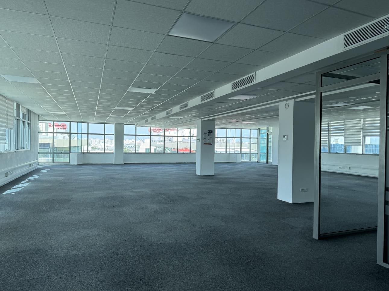 La Marsa Berge Du Lac Bureaux & Commerces Bureau Super bureau 840 m2 hs au lac 2