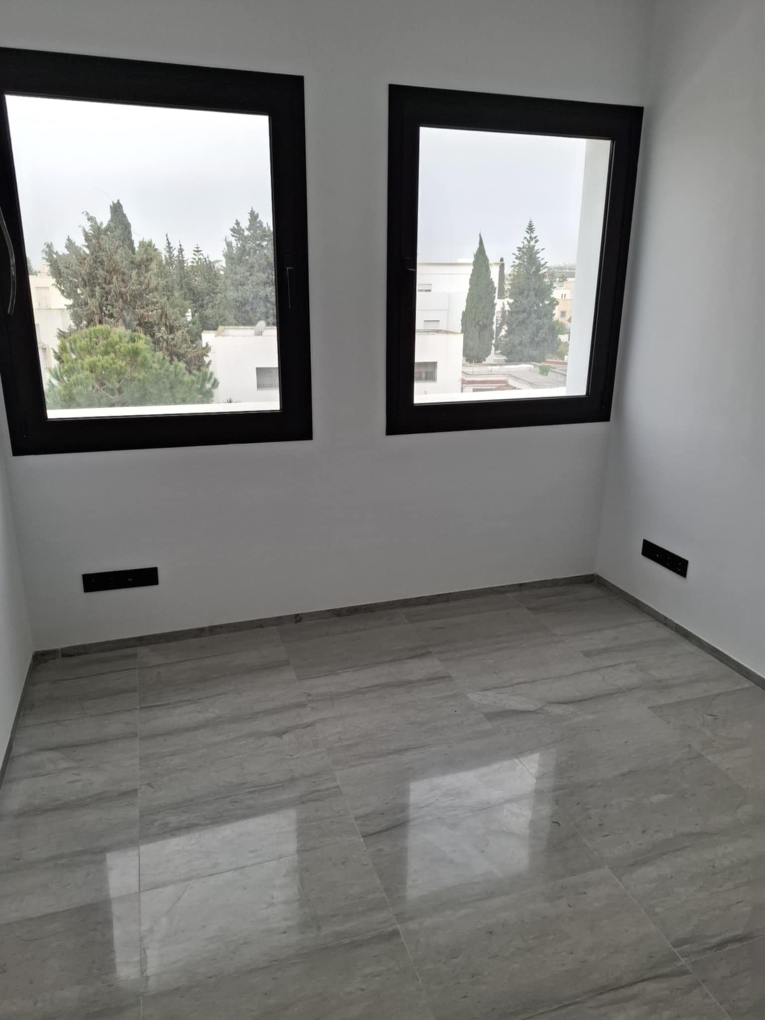 La Soukra La Soukra Bureaux & Commerces Bureau 2 bureaux neufa  la soukra