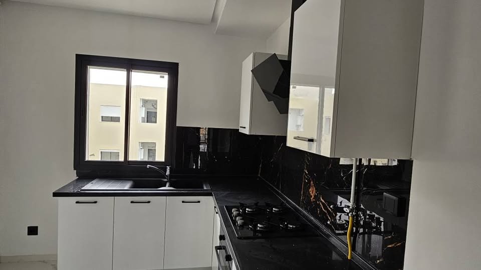 La Marsa El Aouina Location Appart. 2 pices S plus 2 cite wahat pres ben yaghlen et carrefrour