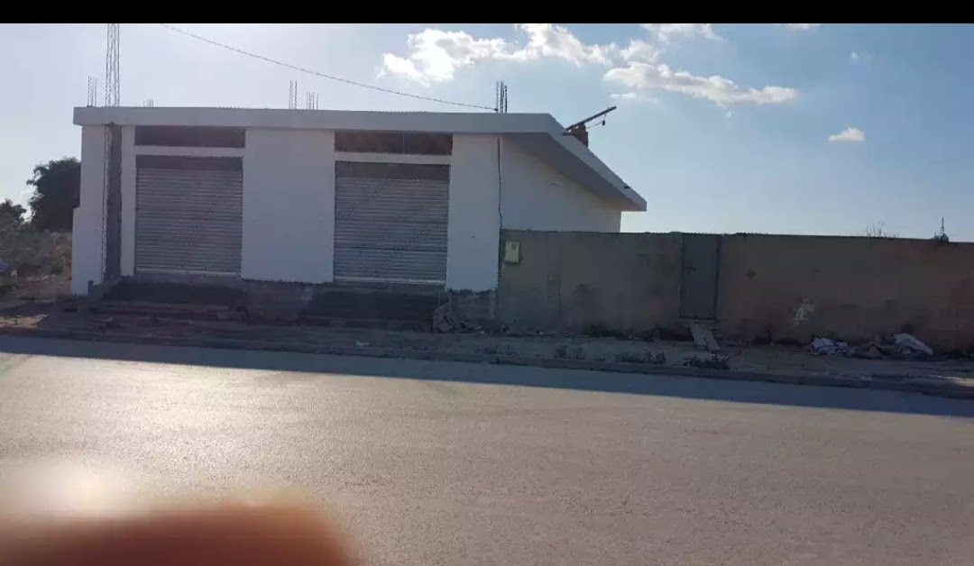 La Soukra Chotrana 1 Bureaux & Commerces Atelier,Garage Dpt a ct complexe sportif borj louzir