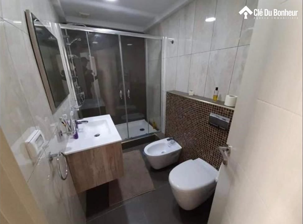La Marsa Berge Du Lac Vente Appart. 2 pices Superbe appartement prs movenpick lac