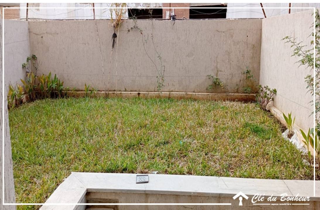 La Marsa El Aouina Vente Appart. 2 pices Appartement s2 avec jardin  l'aouina
