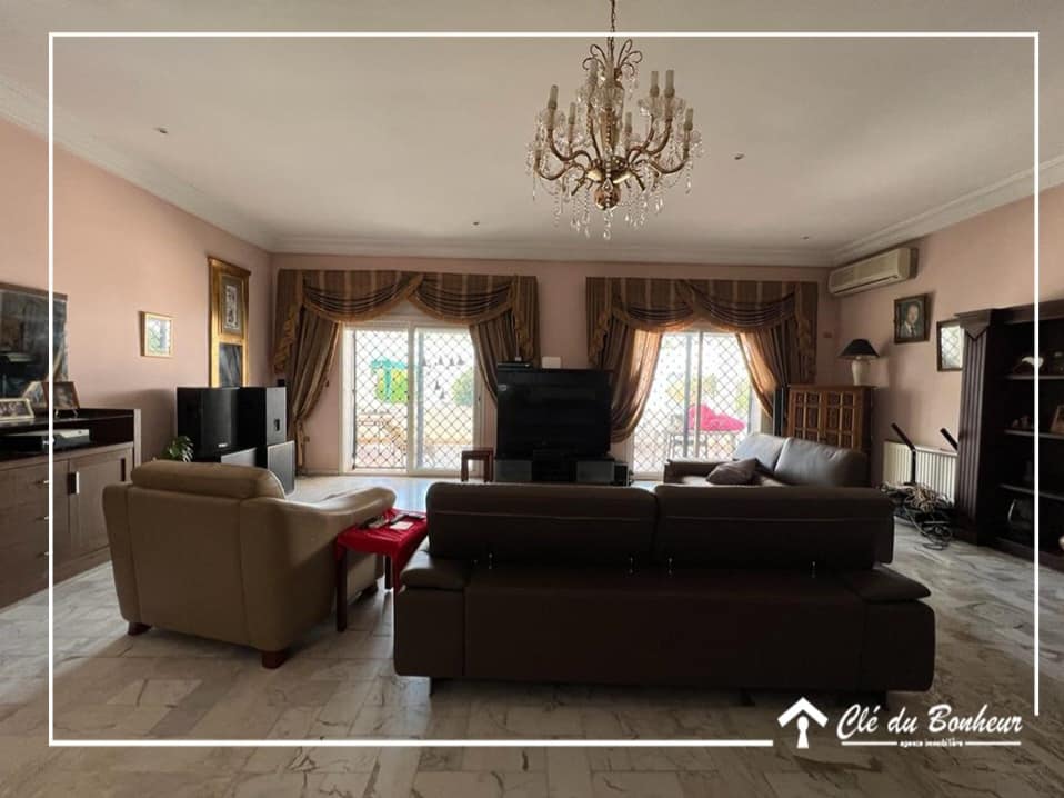 La Soukra La Soukra Vente Maisons Villa de 1140 m avec piscine  la soukra