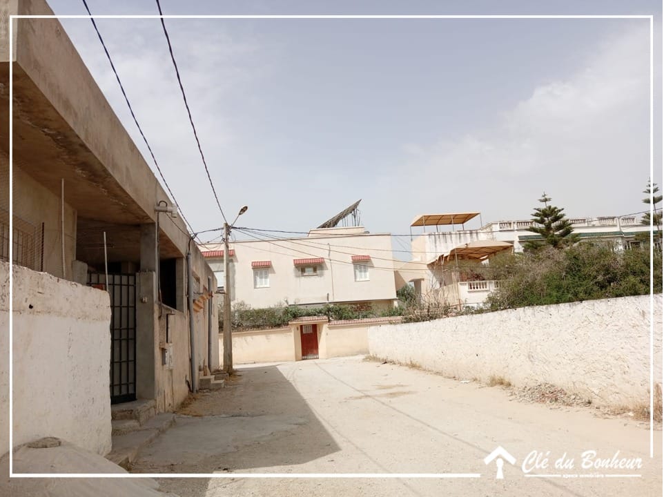 La Soukra Sidi Soufiene Terrain Terrain nu Terrain constructible qui fait le coin