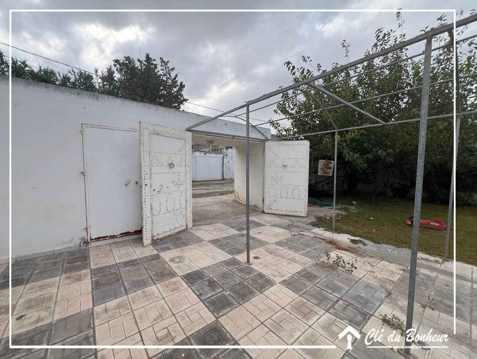 La Marsa Cite Bhar Lazreg Terrain Terrain nu Terrain avec studio  bhar lazrak
