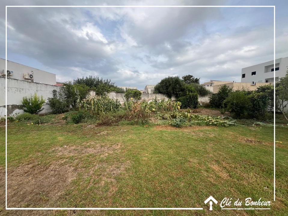 La Marsa Cite Bhar Lazreg Terrain Terrain nu Terrain avec studio  bhar lazrak