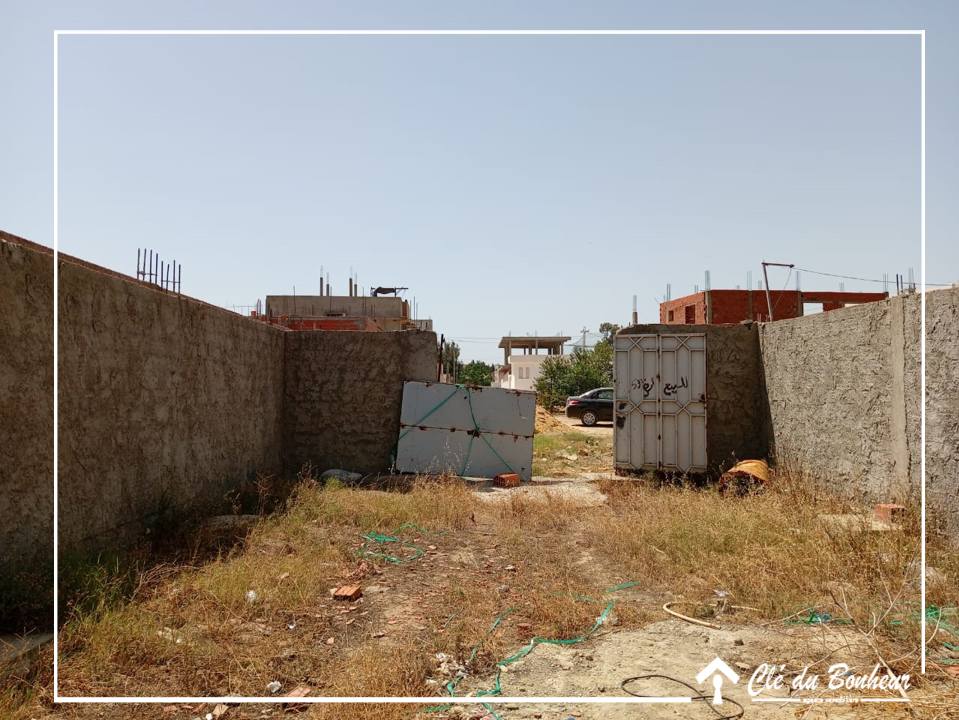 La Soukra La Soukra Terrain Terrain nu Terrain  yakout hamoui la soukra