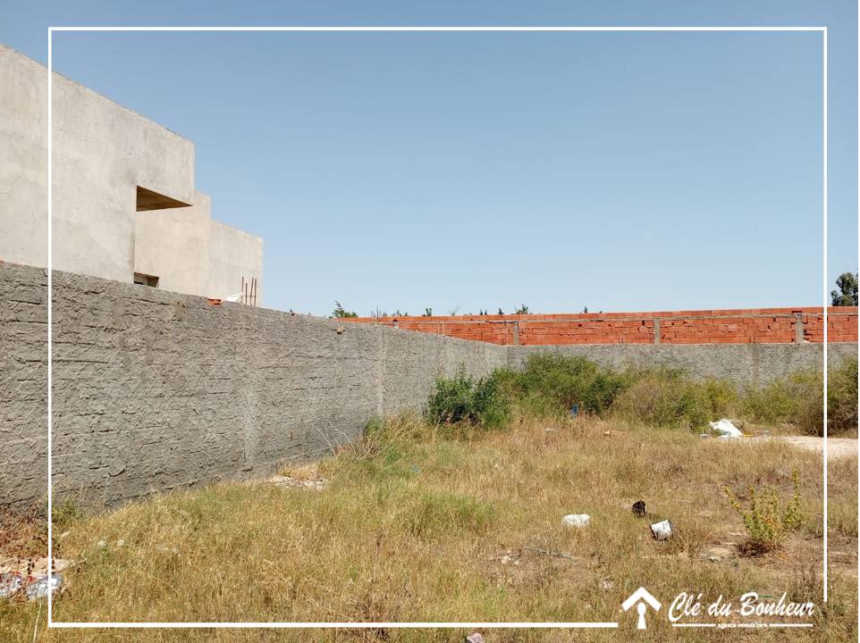 La Soukra La Soukra Terrain Terrain nu Terrain  yakout hamoui la soukra