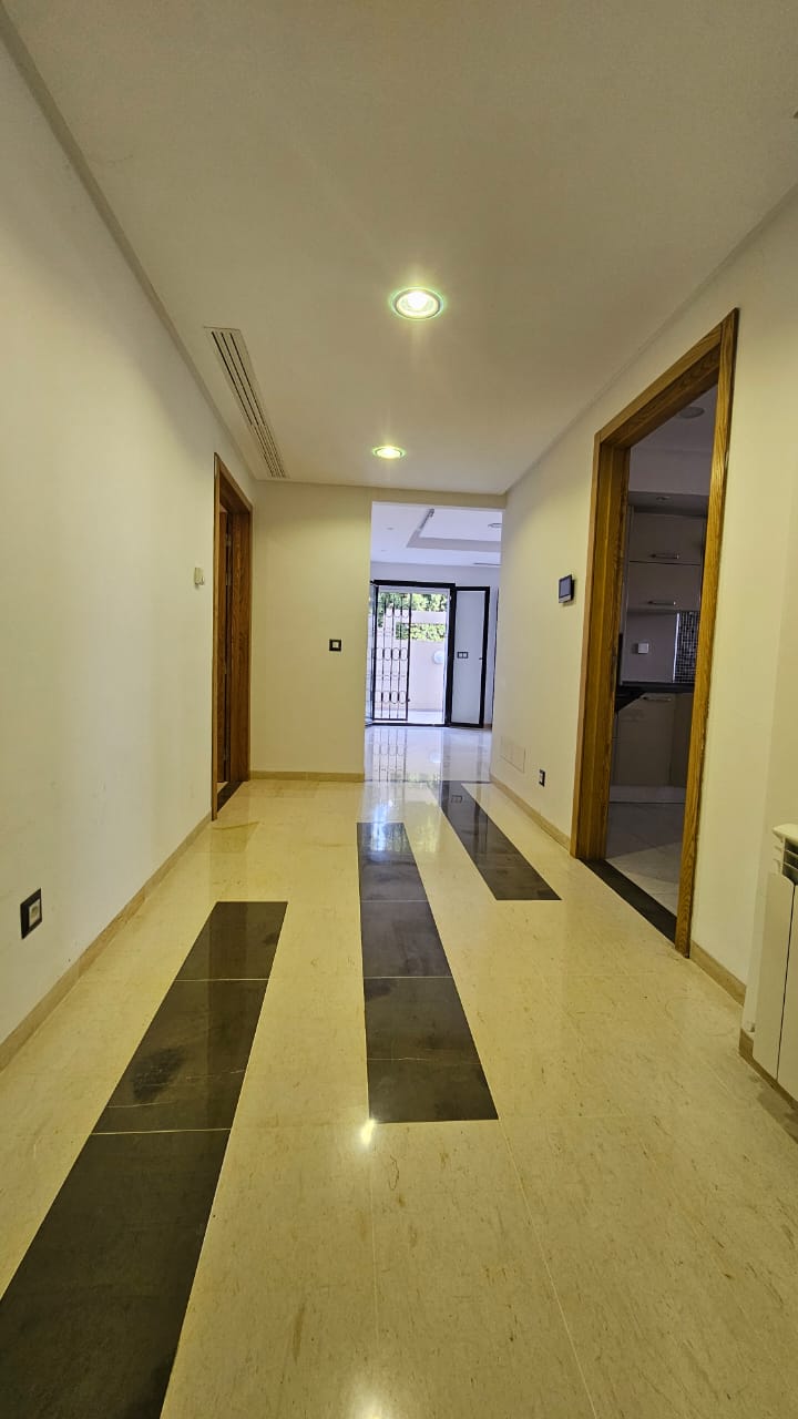 La Soukra La Soukra Location Appart. 4 pices S3 neuf grand terrasse soukra