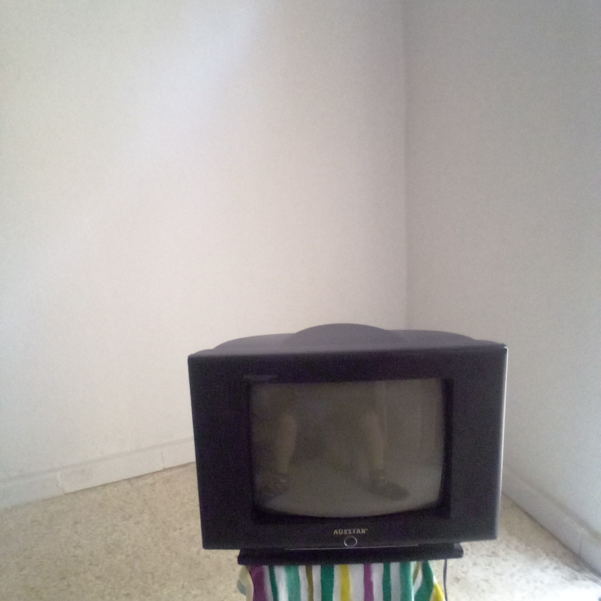 Fouchana Cite El Misk Tlviseur Tube Cathodique Tv a 100 dt seulement negociable