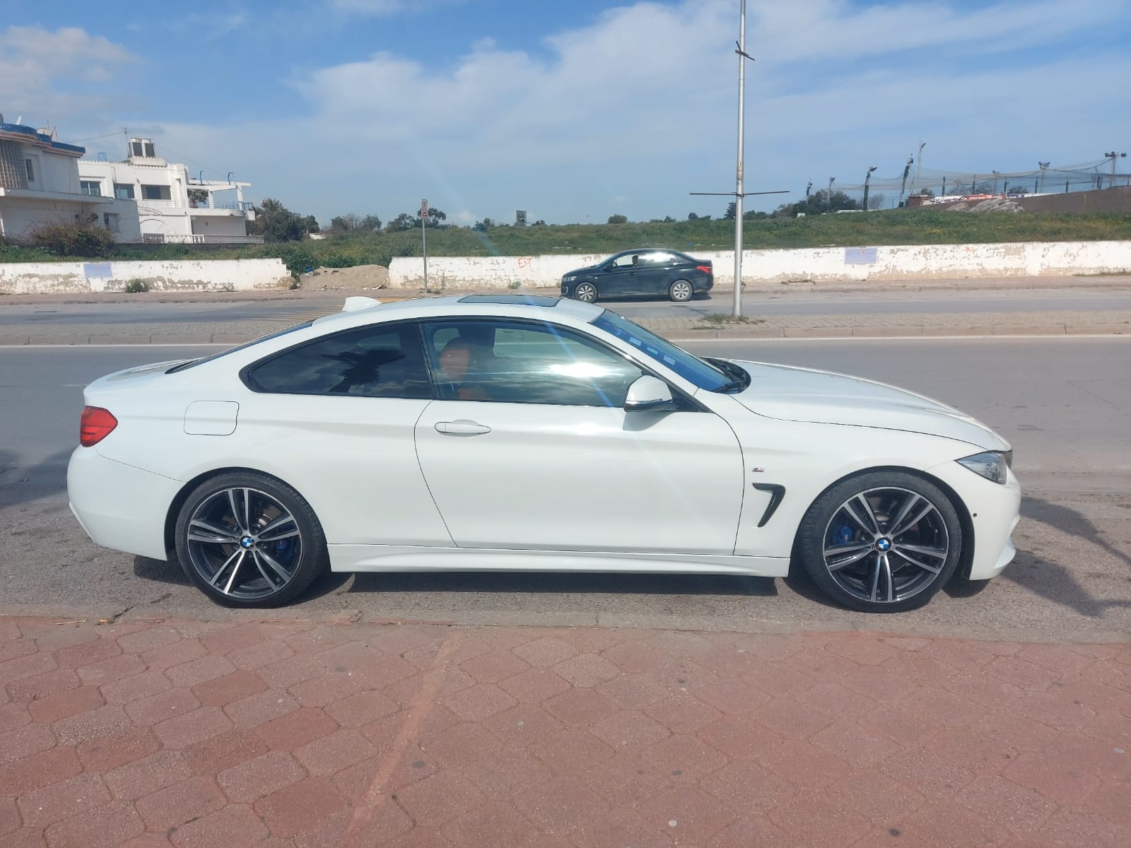 La Marsa Berge Du Lac Bmw Autre Modle Le vhicule est en tres bon tat
