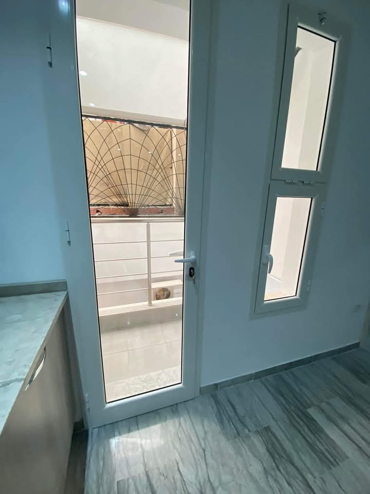 Bab Bhar Hedi Chaker Location Appart. 2 pices S1 avenue hedi cheker lafayette