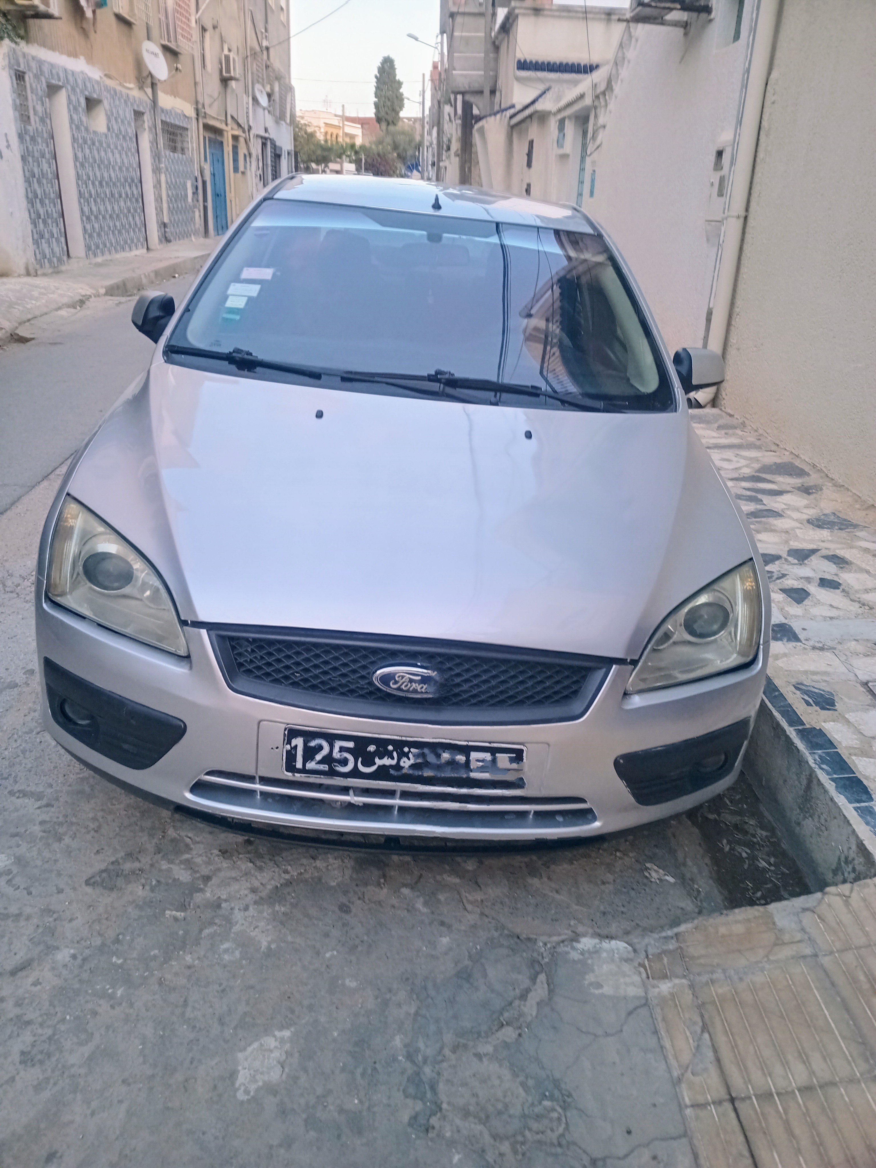 El Ouerdia El Ouerdia Ford Focus Belle voiture