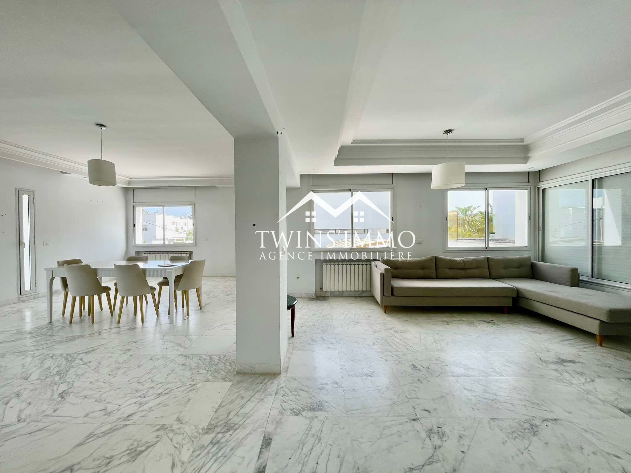 La Marsa Marsa Ennassim Location Appart. 4 pices tage de villa s4 semi meubl  la marsa
